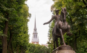 Photo of Paul Revere statue with Old North Church in background