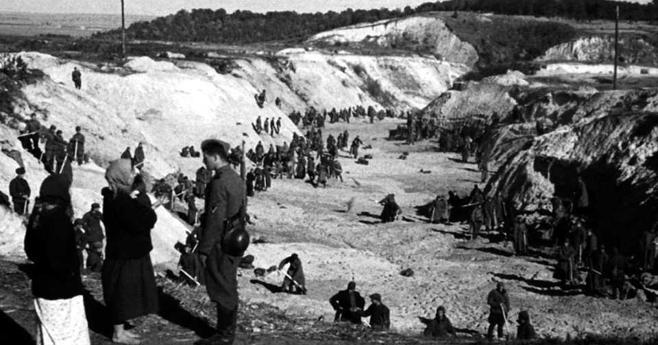 BÁBI IAR: ROMANCE - DOCUMENTARIO SÔBRE OS HORRORES DO NAZISMO by Kuznetsov,  Anatolii Petrovich: Hardcover (1969)