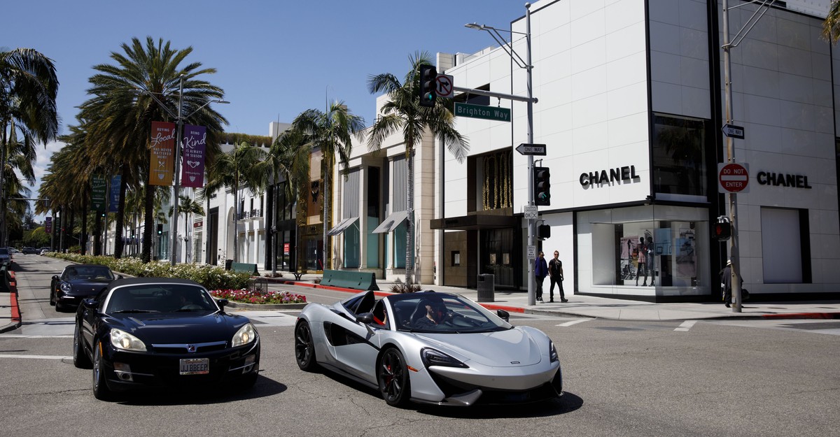 1,114 Chanel Store Beverly Hills Stock Photos, High-Res Pictures, and  Images - Getty Images
