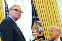 Photo of Kevin Hassett and Donald Trump in the Oval Office
