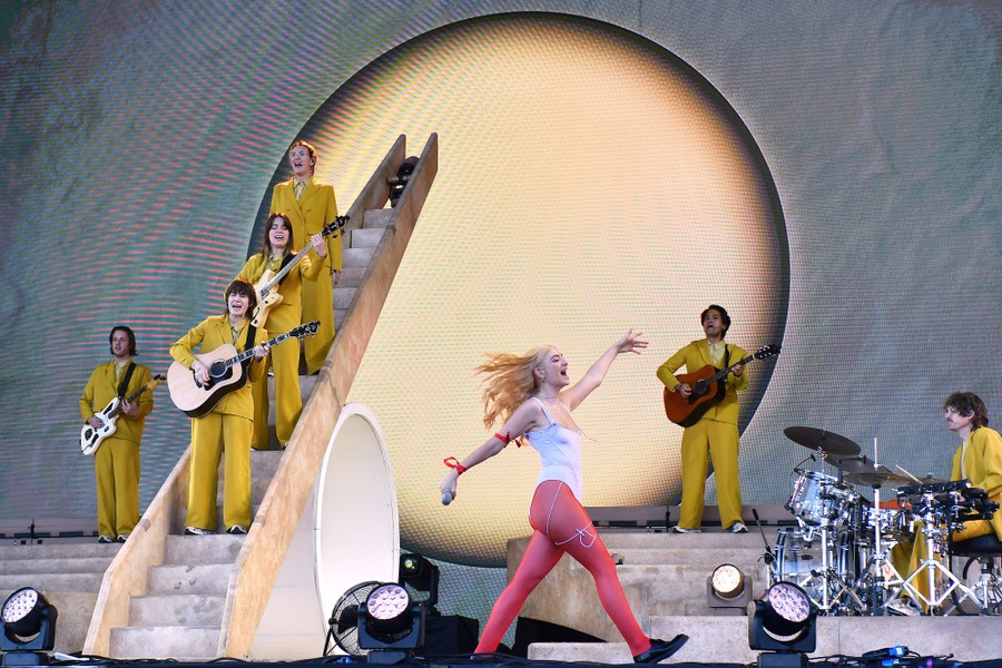 Photos From Glastonbury 2022 The Atlantic