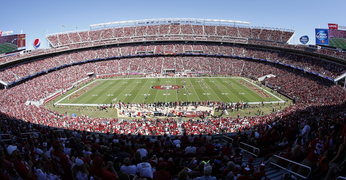 Techiest Super Bowl ever: Silicon Valley's stadium girds for the big game -  CNET