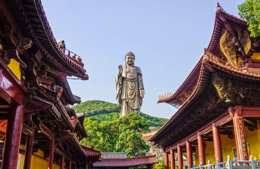La statue du Grand Bouddha à Ling Shan
