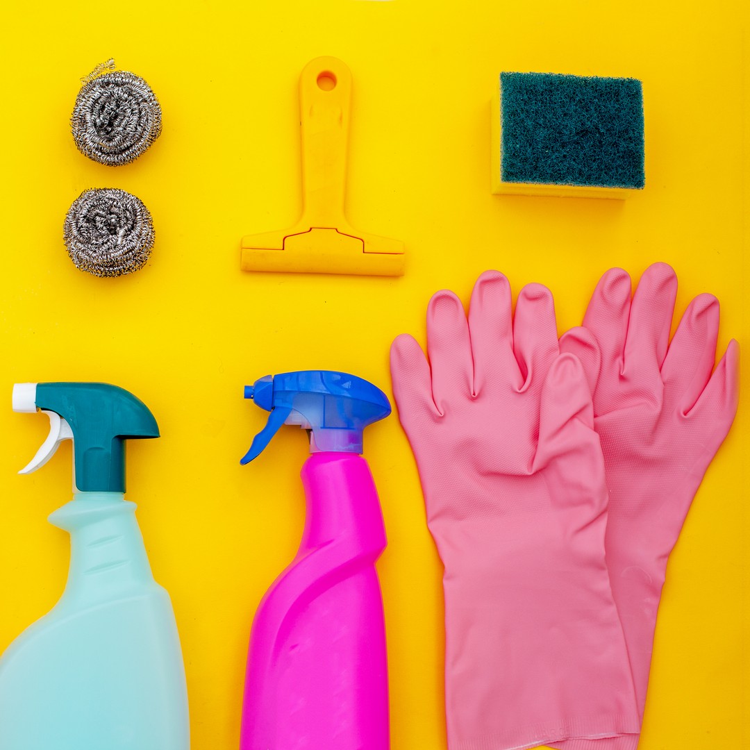 10 Cleaning Tools Everyone Should Own - Housewife How-Tos