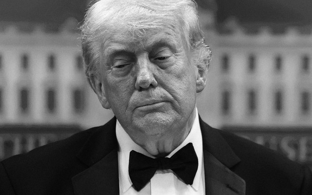 Black-and-white picture of Trump
