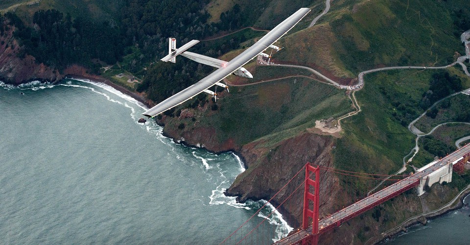 Flying Around the World in a Solar Powered Plane - The Atlantic