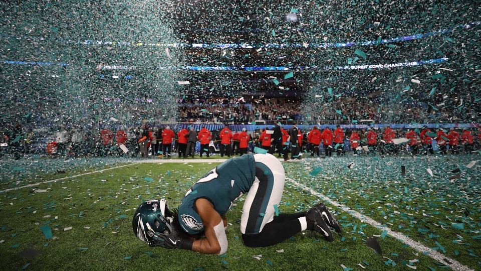 If we pretend we belong there, nobody will question us' - How two  ticketless Irish fans blagged the best seats in the house for the Super Bowl