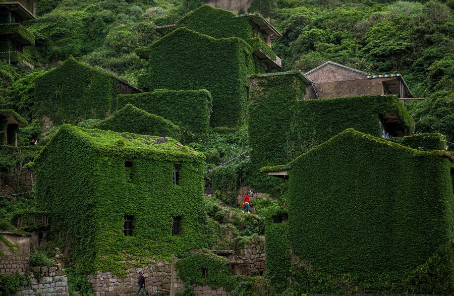 A Photo Trip To The Abandoned Village Of Houtouwan The Atlantic