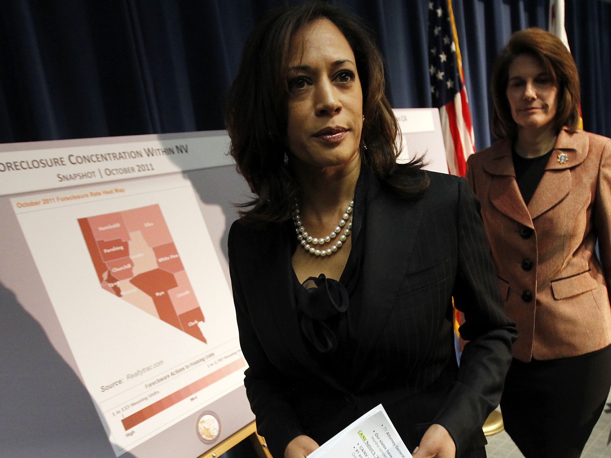 The Banking Battle That Defined Kamala Harris The Atlantic