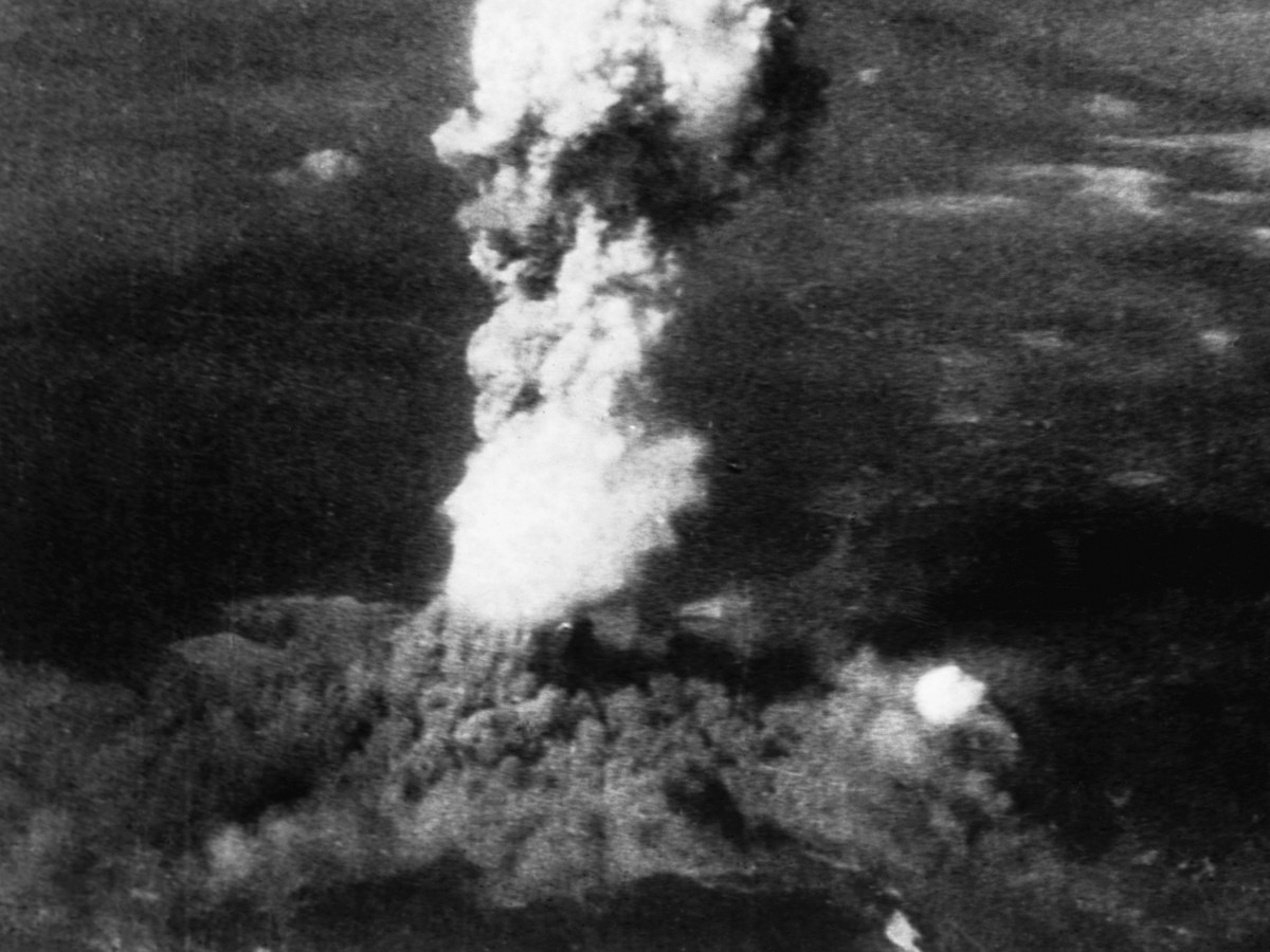 was the bombing of hiroshima and nagasaki justified essay
