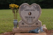 A photograph of Amber Nicole Thurman's grave