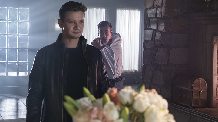 Jon Hamm about to tag Jeremy Renner in 'Tag'