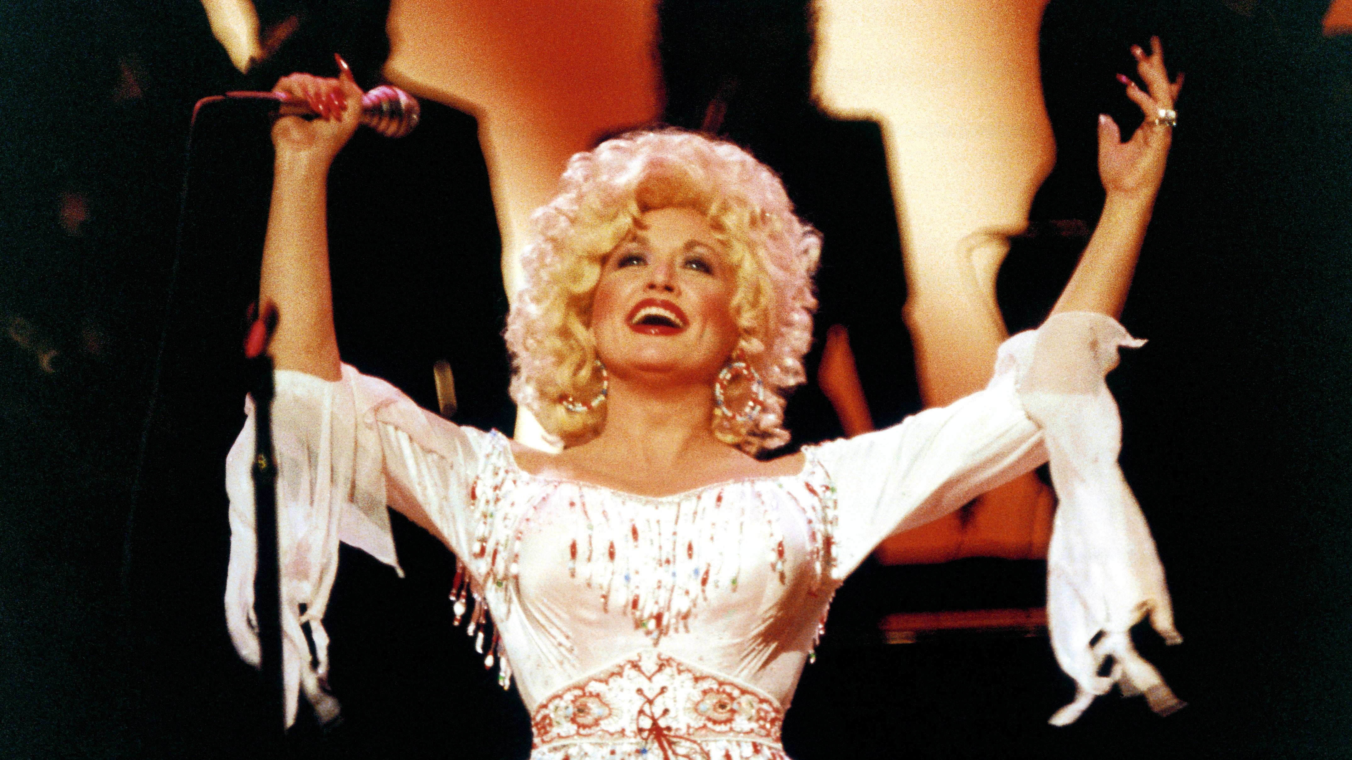 Dolly Parton's Style Signified Sovereignty, Not Showbiz