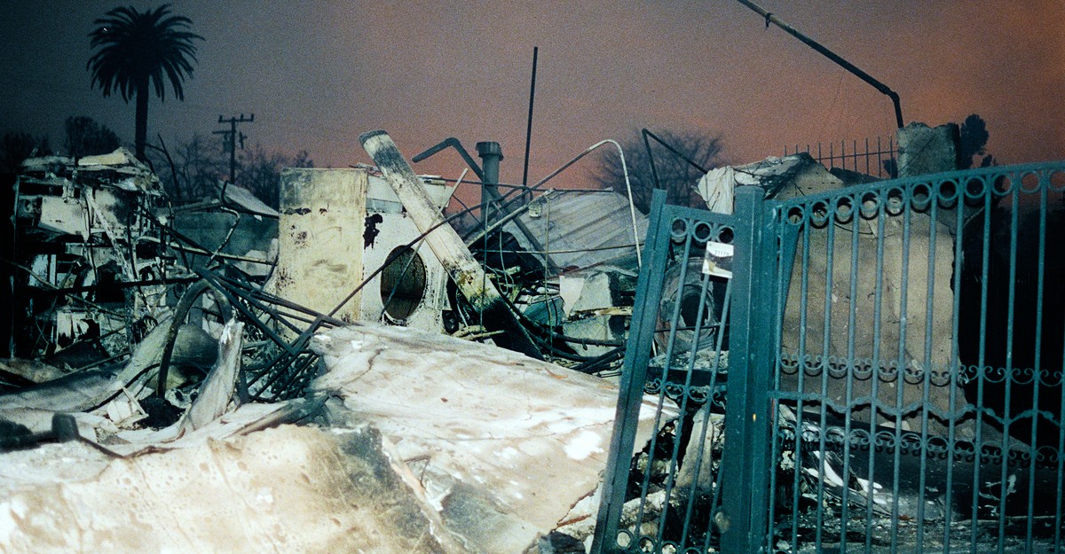 Plastik Bir Şehir Yandığında Ne Olur: Modern...