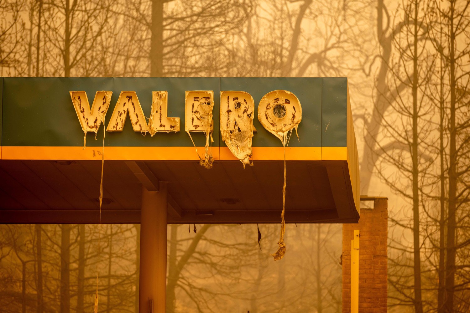 https://cdn.theatlantic.com/thumbor/oWYVP4JHSIvVyaDU72kM_AMJBPw=/1500x1000/media/img/photo/2020/09/western-fires/a07_1228409165/original.jpg