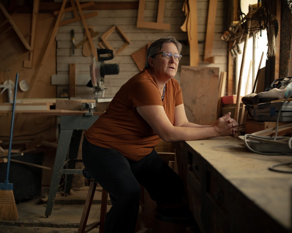 Portrait of Beth Wyman in her workshop.