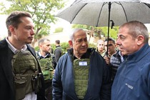 Elon Musk and Israeli Prime Minister Benjamin Netanyahu visit the Kfar Aza settlements in southern Israel.