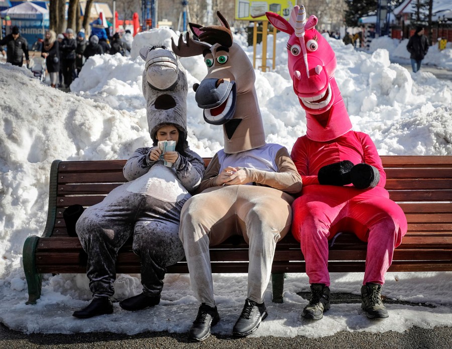 foto-van-de-maand-maart-2021-straatartiesten-rusten-in-rusland