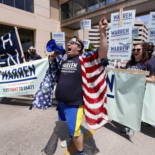 Democrats Campaign In Iowa Fighting For Attention The Atlantic