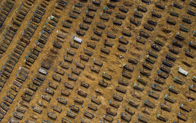An aerial view of hundreds of graves