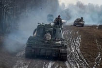 Tanks maneuvering in Ukraine