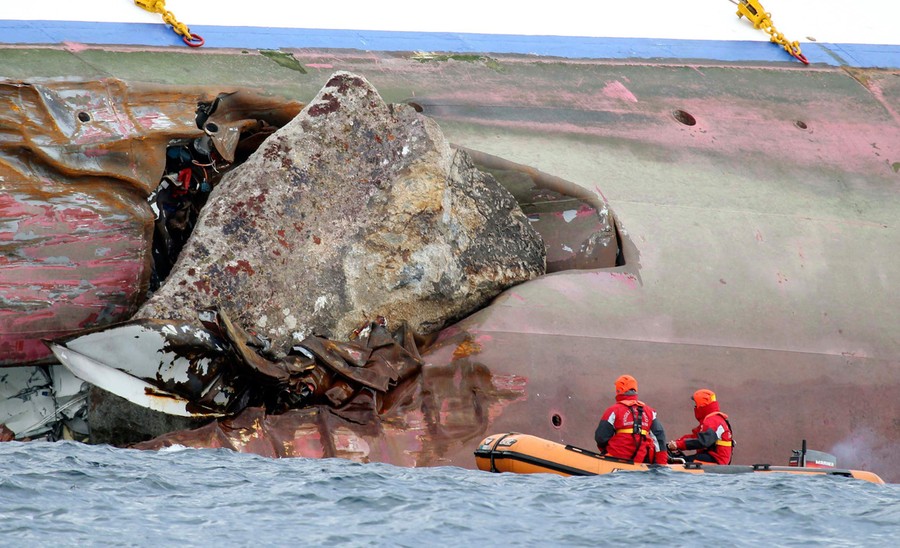 cruise ship shipwreck