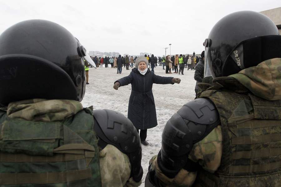 Photos: A Second Weekend of Protests in Russia - The Atlantic