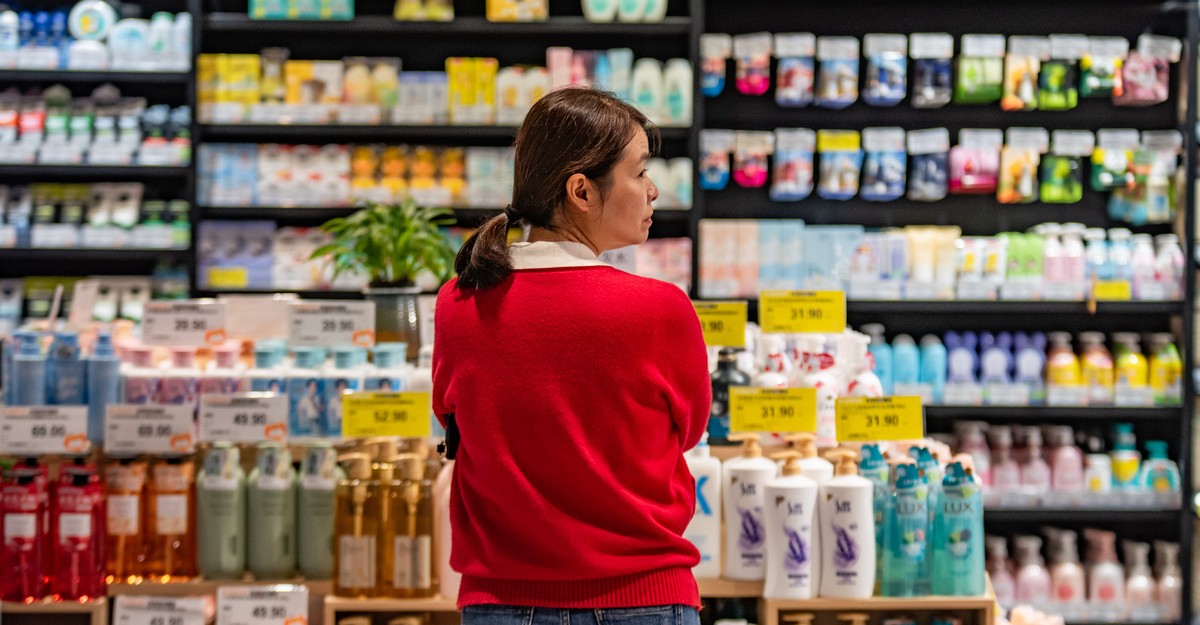 Americans May Envy China's Deflation. They Shouldn't.