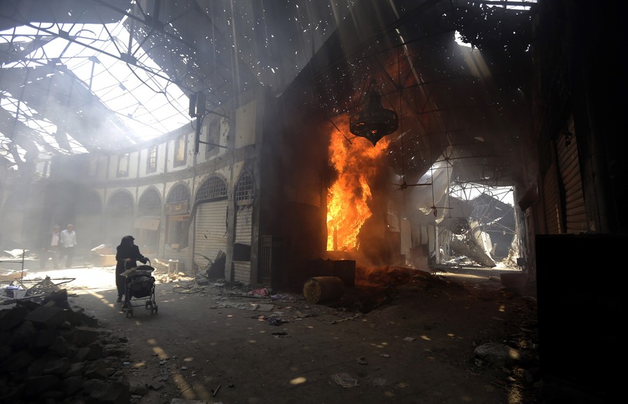 Syrian rebels in the historic city of Homs are leaving behind a panorama of  destruction - Los Angeles Times