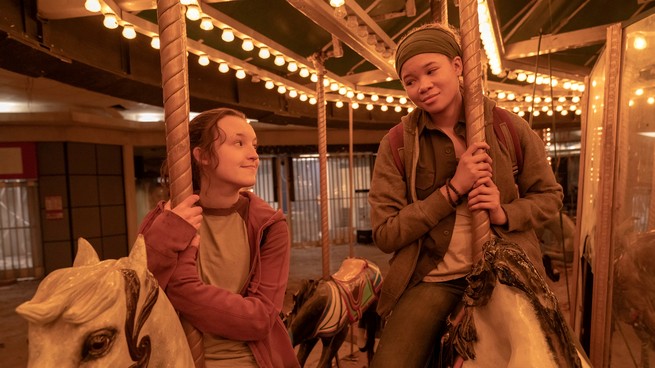 Bella Ramsey and Storm Reid on a carousel