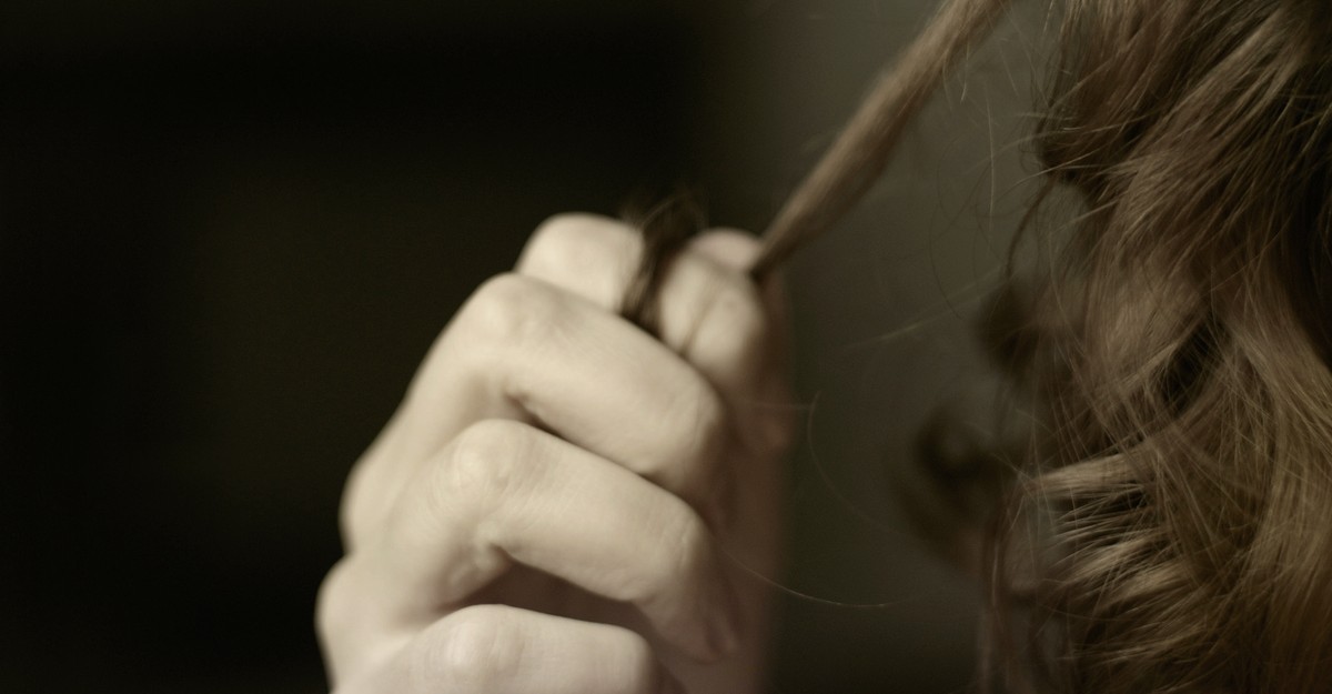 Why It's So Hard to Treat Compulsive Hair Pulling - The Atlantic