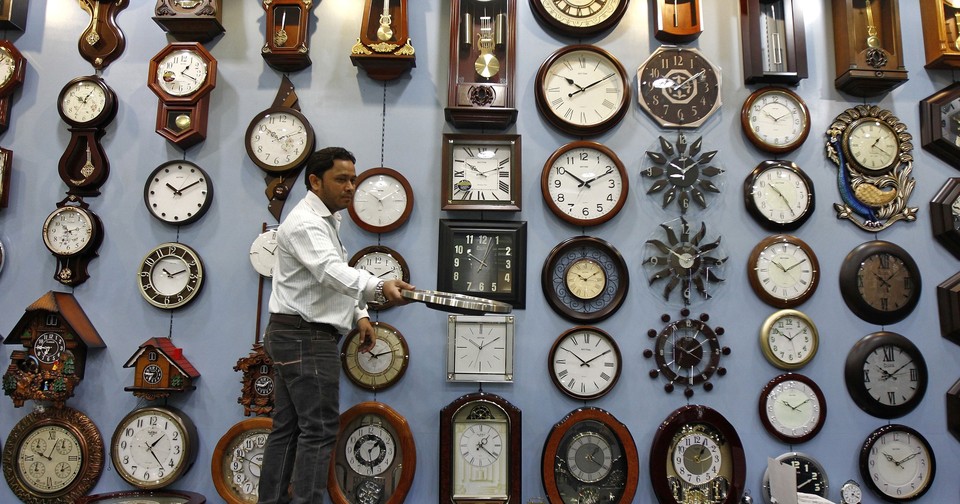 Clock watch 2024 shop near me