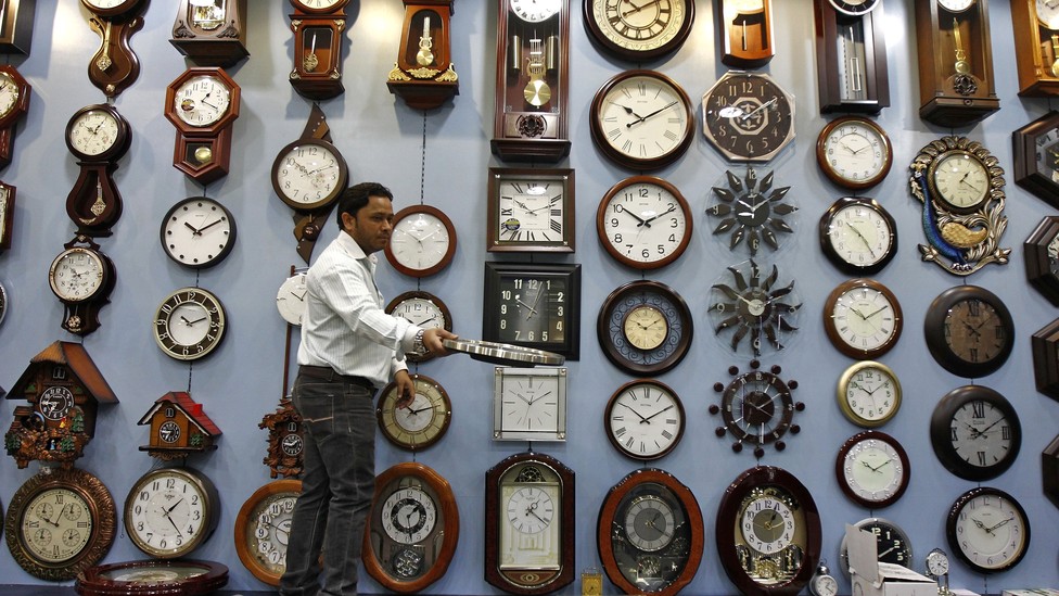 Clocks Make Workers Less Creative The Atlantic