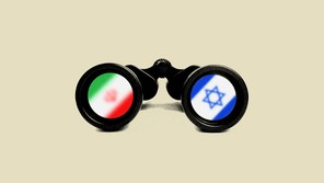 Binoculars with the Iranian flag on one lens and the Israeli flag on the other