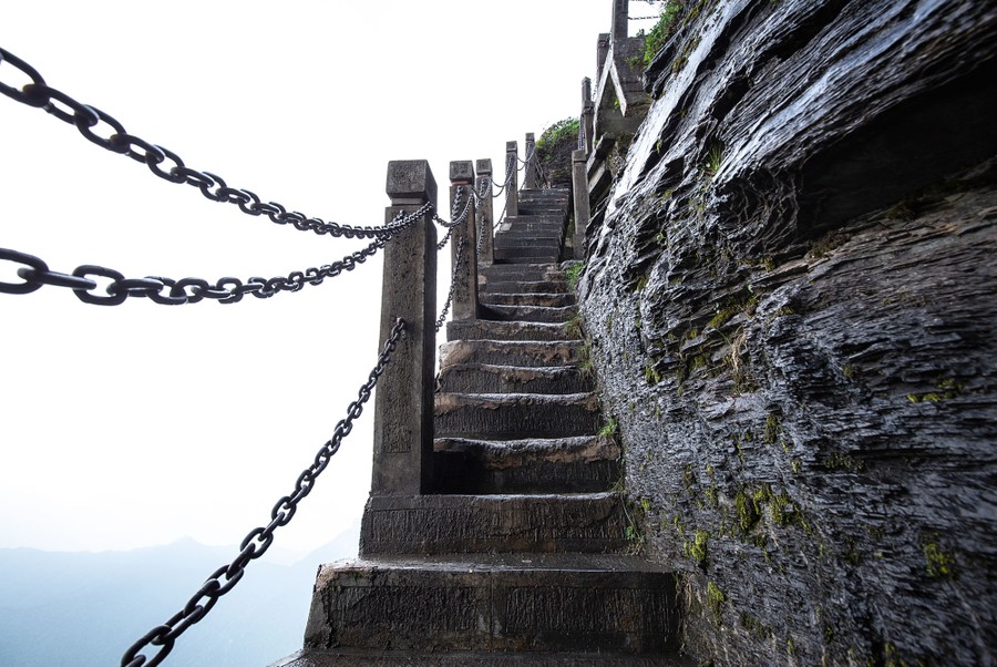 A Photo Visit to Mount Fanjing - The Atlantic