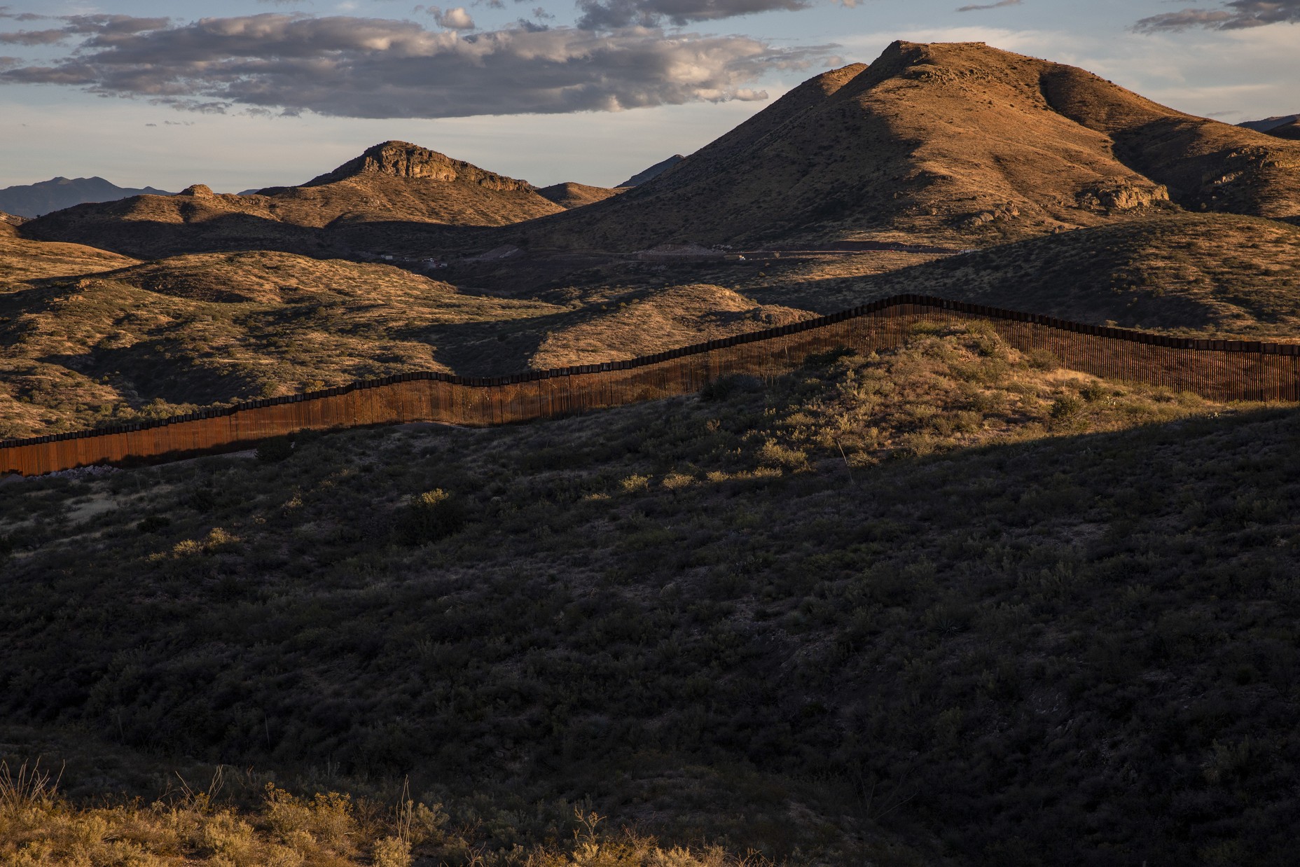 Trump’s Big Border Wall Is Now a Pile of Rusting Steel - The Atlantic