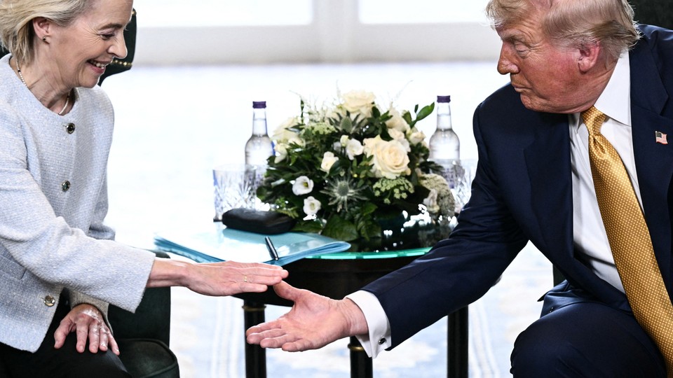 Photo of Donald Trump shaking hands with European Commission President Ursula von der Leyen