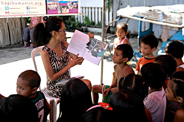 Jahziel Tayco Ferrer teaches children in a slum in Alabang (Michael French)