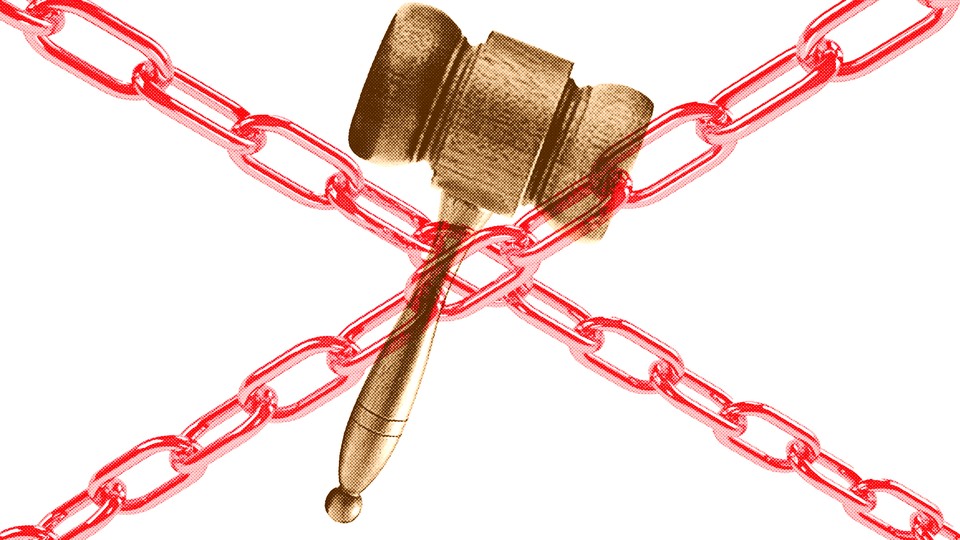 A gavel is shown behind an X composed of red chains.