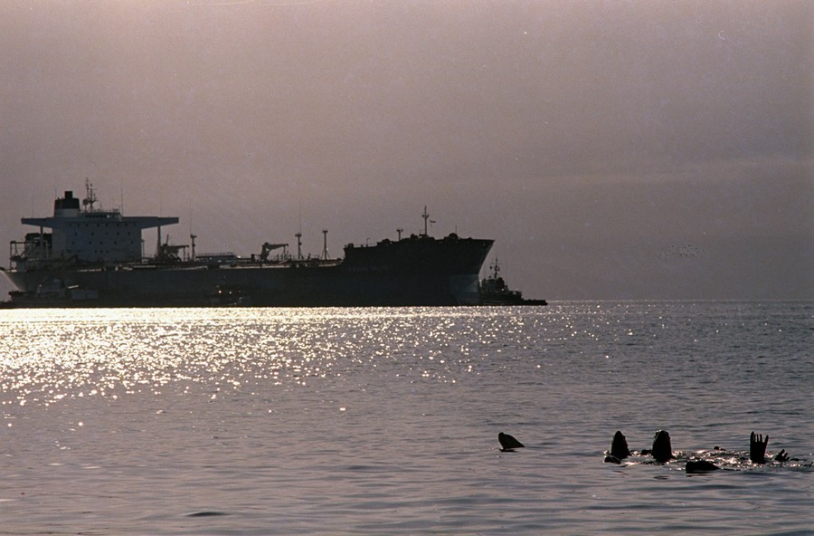 AP PHOTOS: Remembering the Exxon Valdez oil spill | Fox 