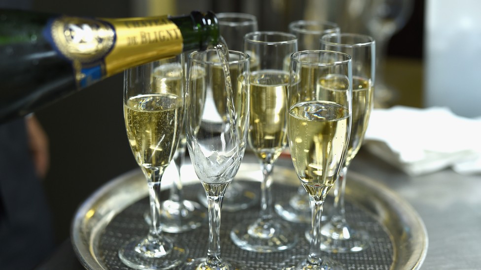 A tray of champagne