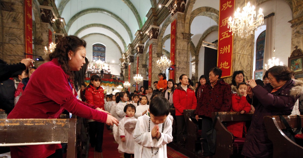 Tín hữu Trung Quốc sống năm mục vụ mới cách mãnh liệt. Niềm vui mới của các tín hữu ở Phnom Penh