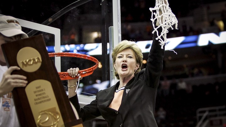 Pat Summitt The Winningest College Basketball Coach Dies The
