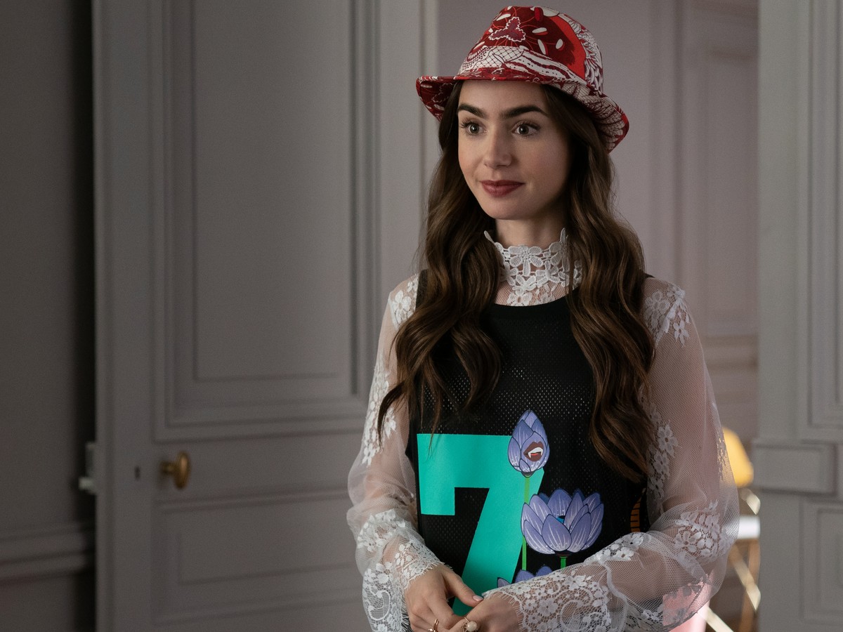 Emily In Paris': Darren Star Paramount Network Dramedy Rounds Out