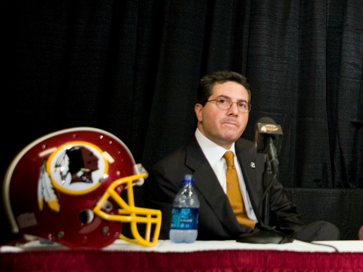 Obama official faces questions about Redskins jersey altercation