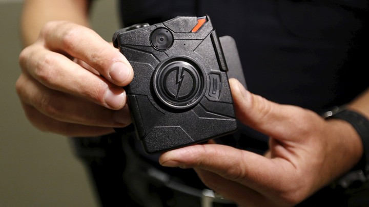A Chicago Police Officer S Body Camera Turned Off During A Fatal Shooting The Atlantic