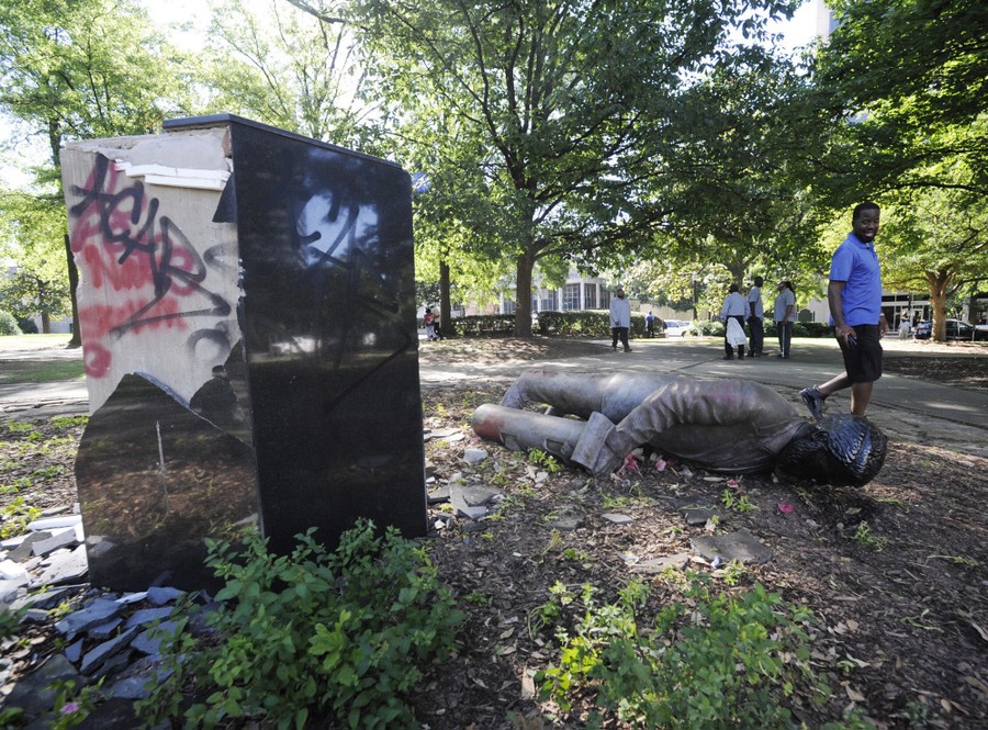 photos-the-statues-brought-down-since-the-george-floyd-protests-began