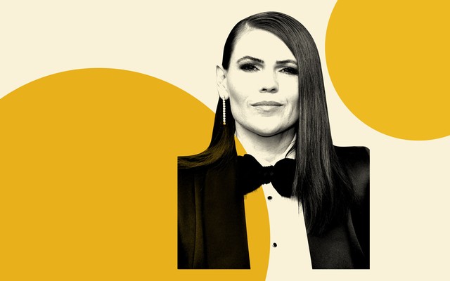 Mackenzie Davis and Kristen Stewart in "Happiest Season"