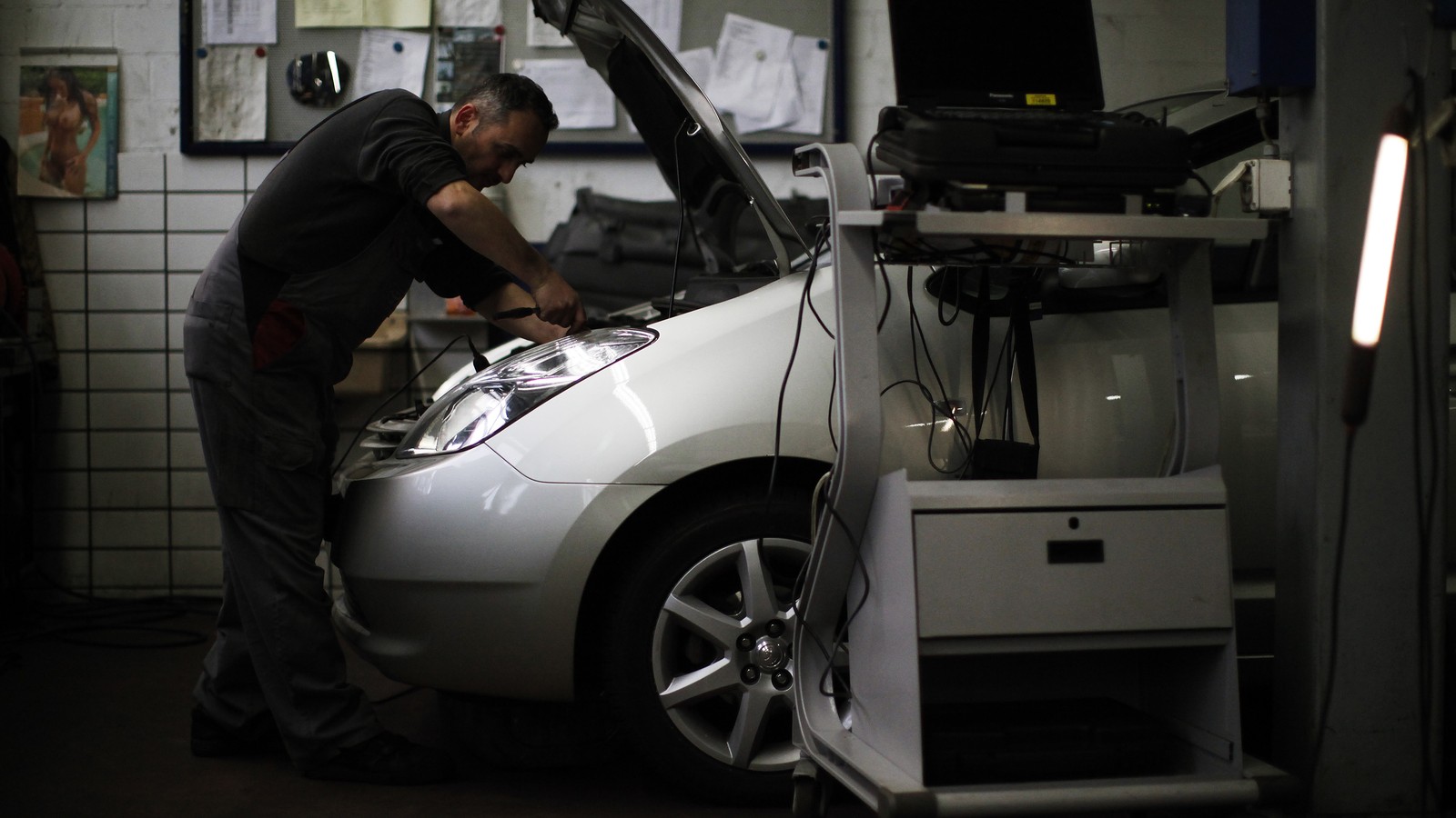 A Fight Over the Right to Repair Cars Takes a Wild Turn