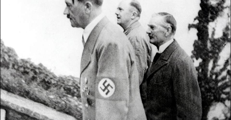 It's Too Early to Say Putin Is Using Hitler's Playbook - The Atlantic